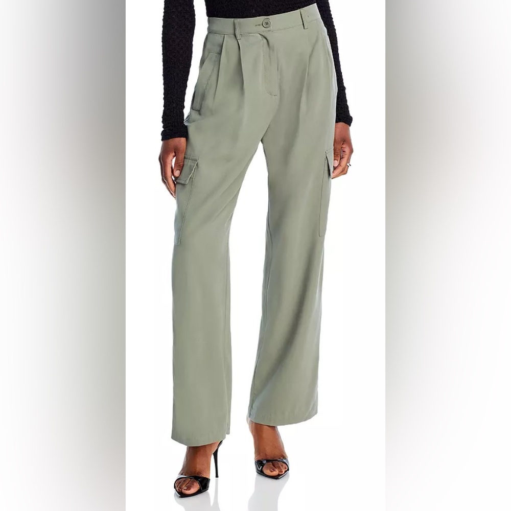 Aqua Women's Pleated Cargo Pants in Basil Color, Size Large
